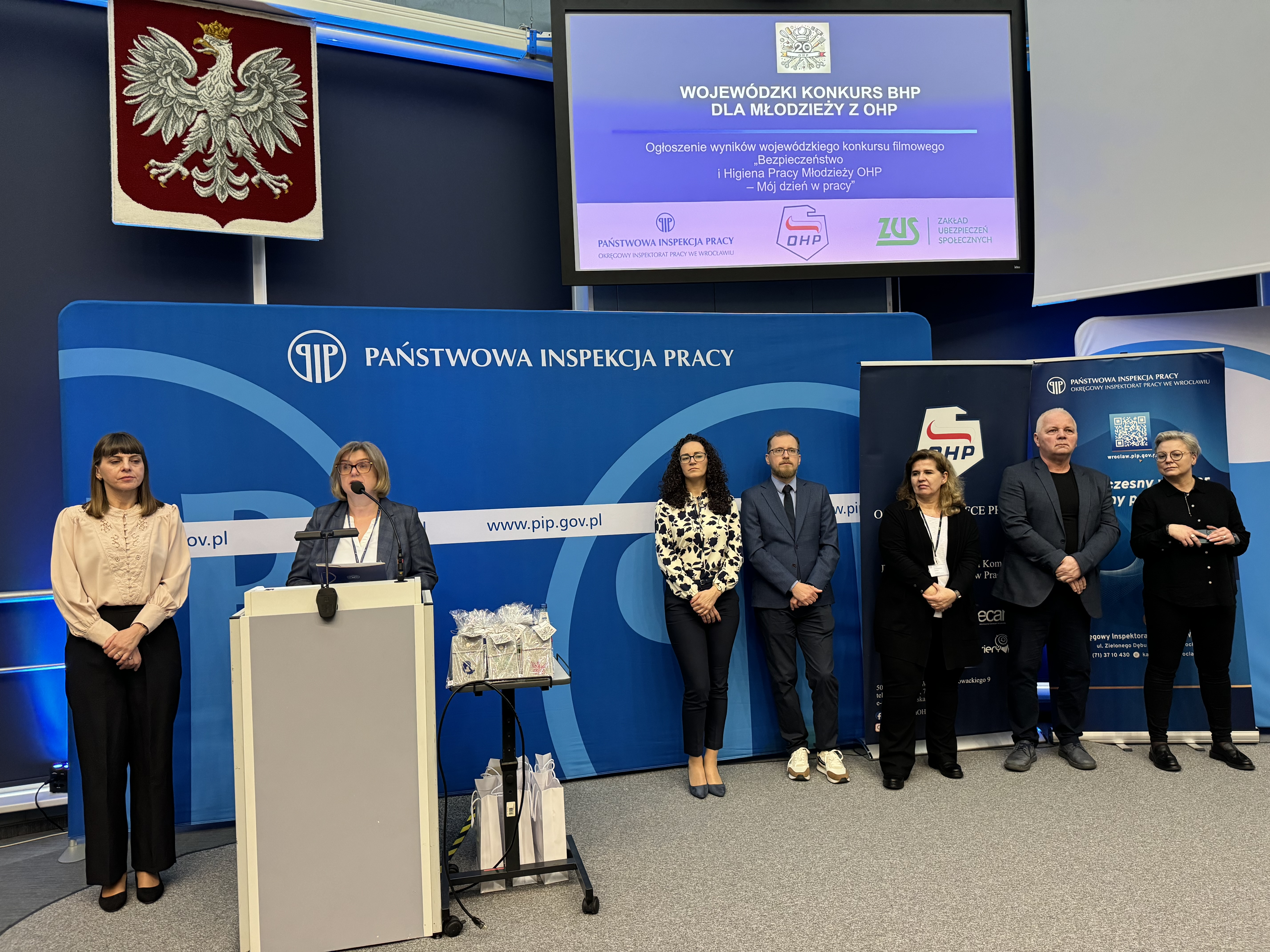 Przedstawiciele Okręgowego Inspektoratu Pracy we Wrocławiu oraz Dolnośląskiej Wojewódzkiej Komendy Ochotniczych Hufców Pracy