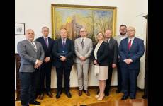 Zdjęcie przedstawicieli Państwowej Inspekcji Pracy, Uniwersytetu Wrocławskiego oraz Okręgowej Izby Radców Prawnych