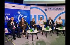 Uczestnicy pierwszego panelu dyskusyjnego