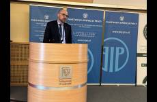 Jakub Miś Zastępca Okręgowego Inspektora Pracy ds. Nadzoru przedstawiający referat