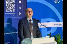 Rafał Skarul, Naczelnik Wydziału Obsługi Prawnej z Zakładu Ubezpieczeń Społecznych Oddział we Wrocławiu wygłasza referat