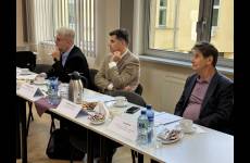 Uczestnicy posiedzenia komisji