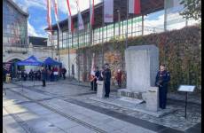 Okręgowy Inspektor Pracy we Wrocławiu Andrzej Pogórski odczytujący list