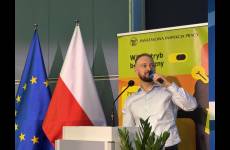 Witold Wilarski - przedstawiciel firmy Astemo Poland wygłasza referat