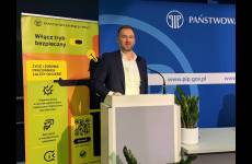 Wojciech Tubek - Prezes Surveily wygłasza referat